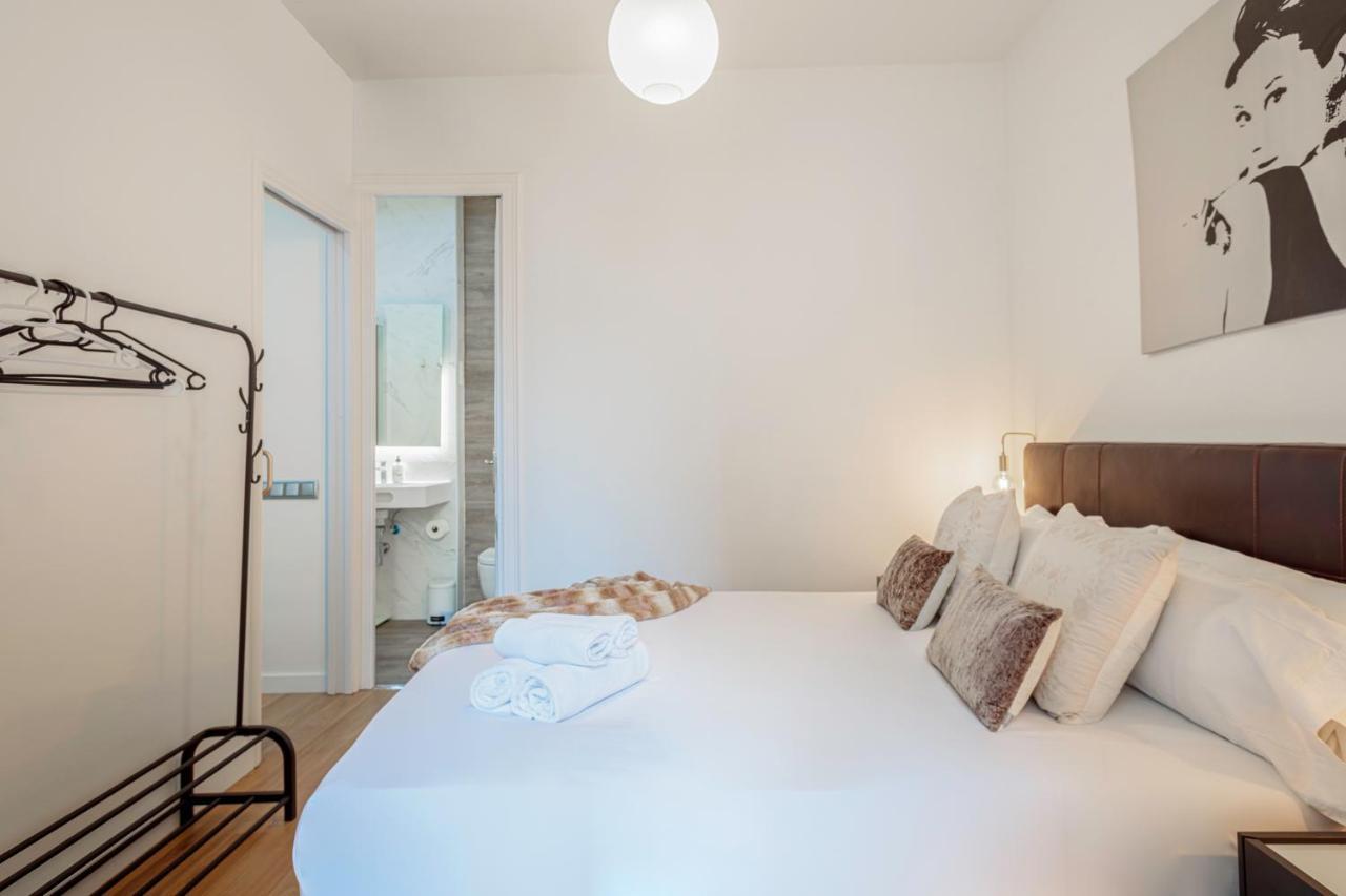 The Gaudi Suites II Barcelona Exterior foto