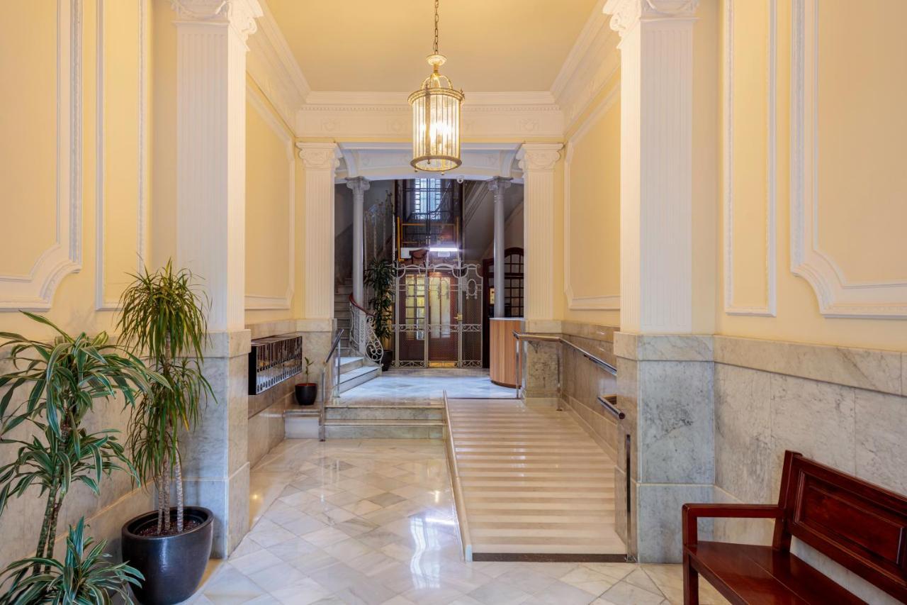 The Gaudi Suites II Barcelona Exterior foto