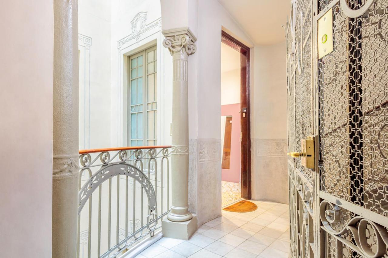 The Gaudi Suites II Barcelona Exterior foto