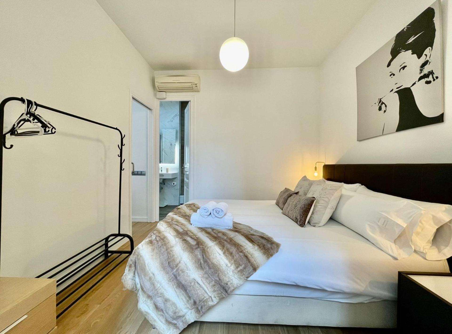 The Gaudi Suites II Barcelona Exterior foto