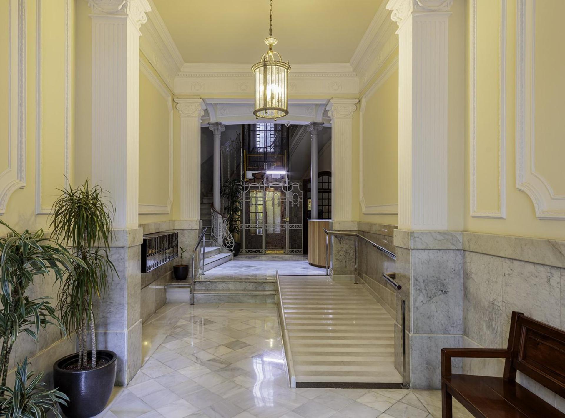 The Gaudi Suites II Barcelona Exterior foto